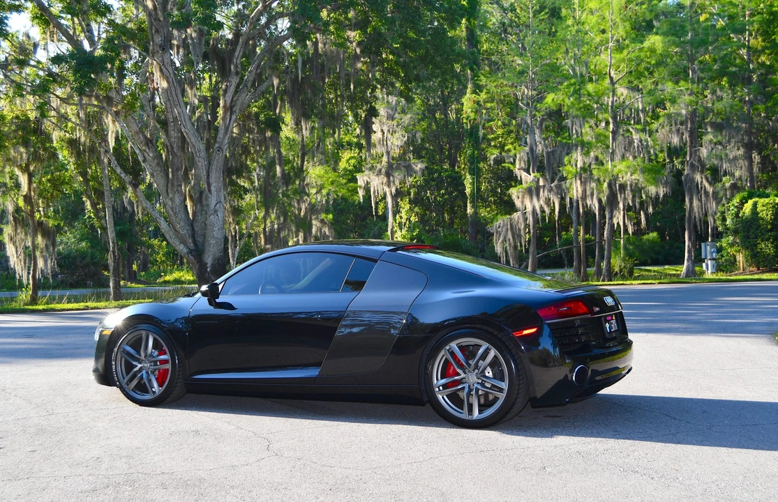 2015 Audi 42 R8 - Image 20 of 31