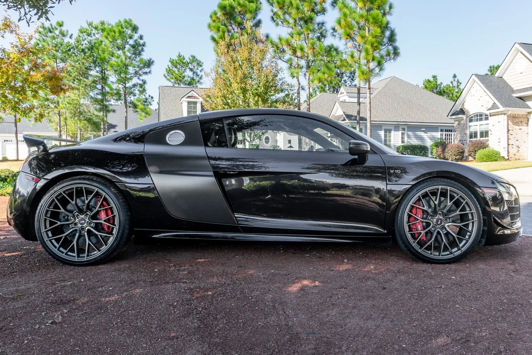 2015 Audi 42 R8 - Image 6 of 31