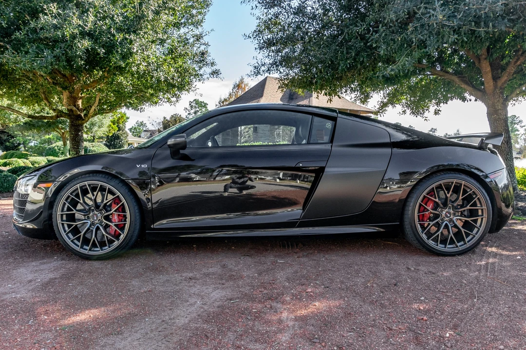 2015 Audi 42 R8 - Image 2 of 31