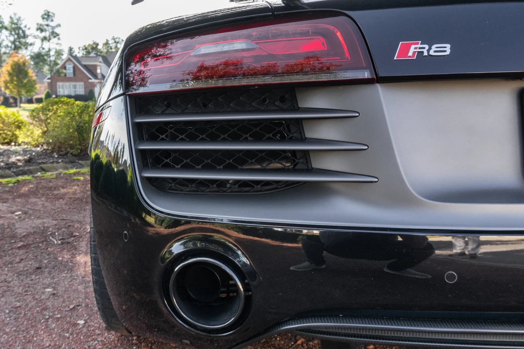 2015 Audi 42 R8 - Image 12 of 31