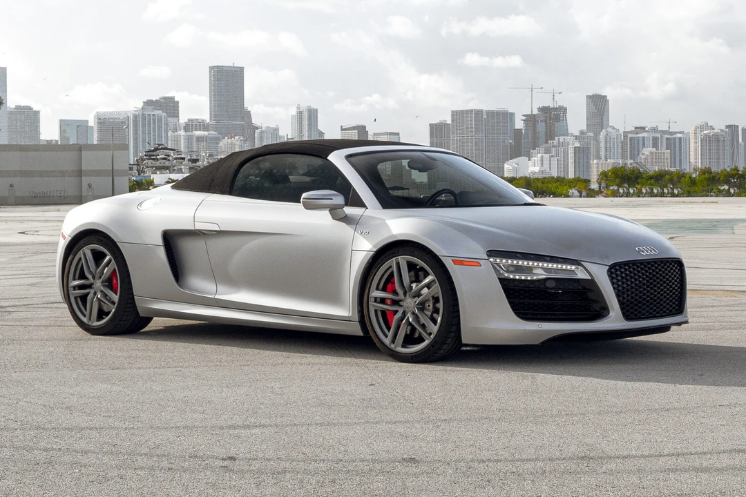 2015 Audi 42 R8 - Image 9 of 31