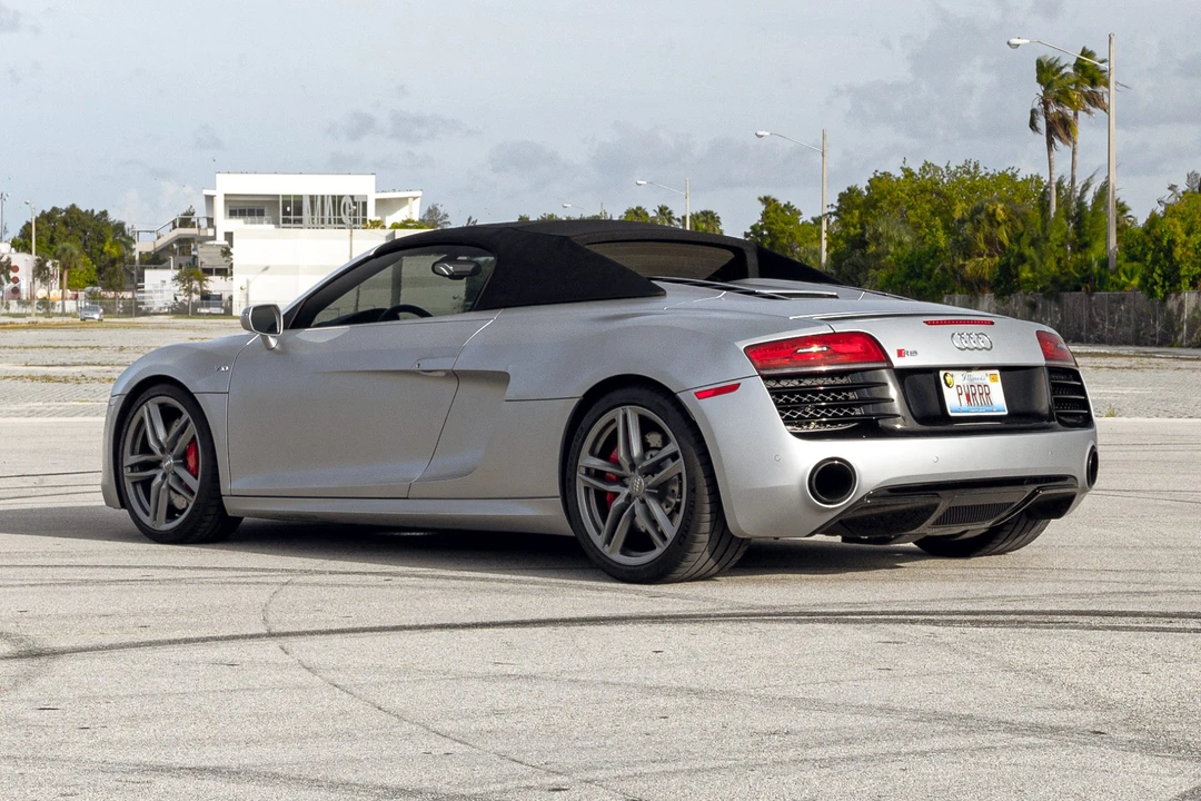 2015 Audi 42 R8 - Image 4 of 31
