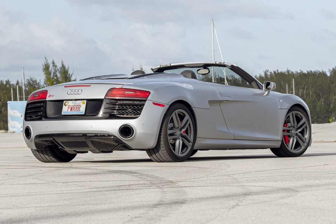 2015 Audi 42 R8 - Image 6 of 31