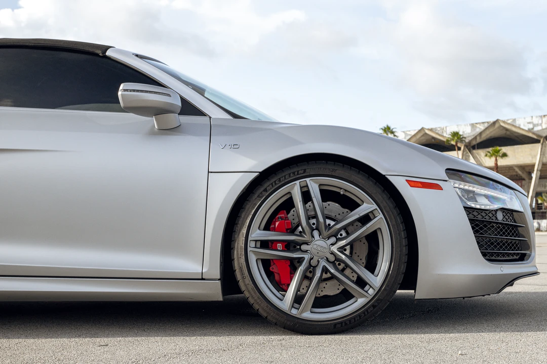 2015 Audi 42 R8 - Image 28 of 31
