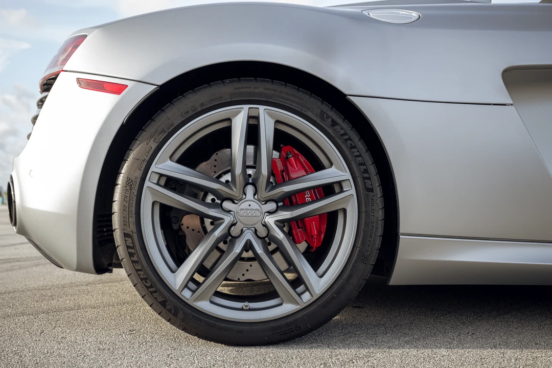 2015 Audi 42 R8 - Image 31 of 31