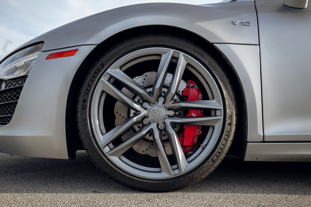 2015 Audi 42 R8 - Image 29 of 31