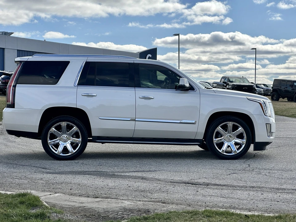 2015 Cadillac Escalade 4th Gen - Image 12 of 31