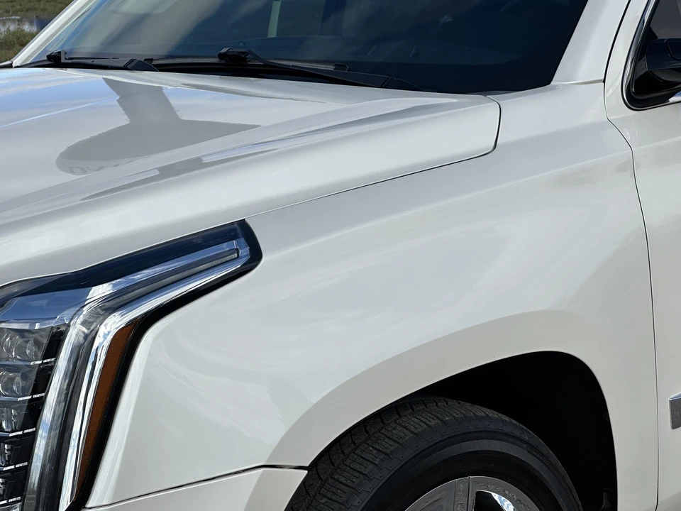 2015 Cadillac Escalade 4th Gen - Image 18 of 31