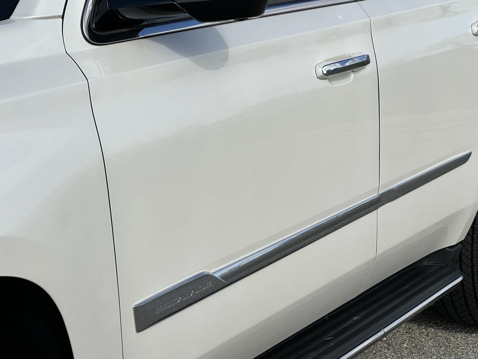 2015 Cadillac Escalade 4th Gen - Image 19 of 31
