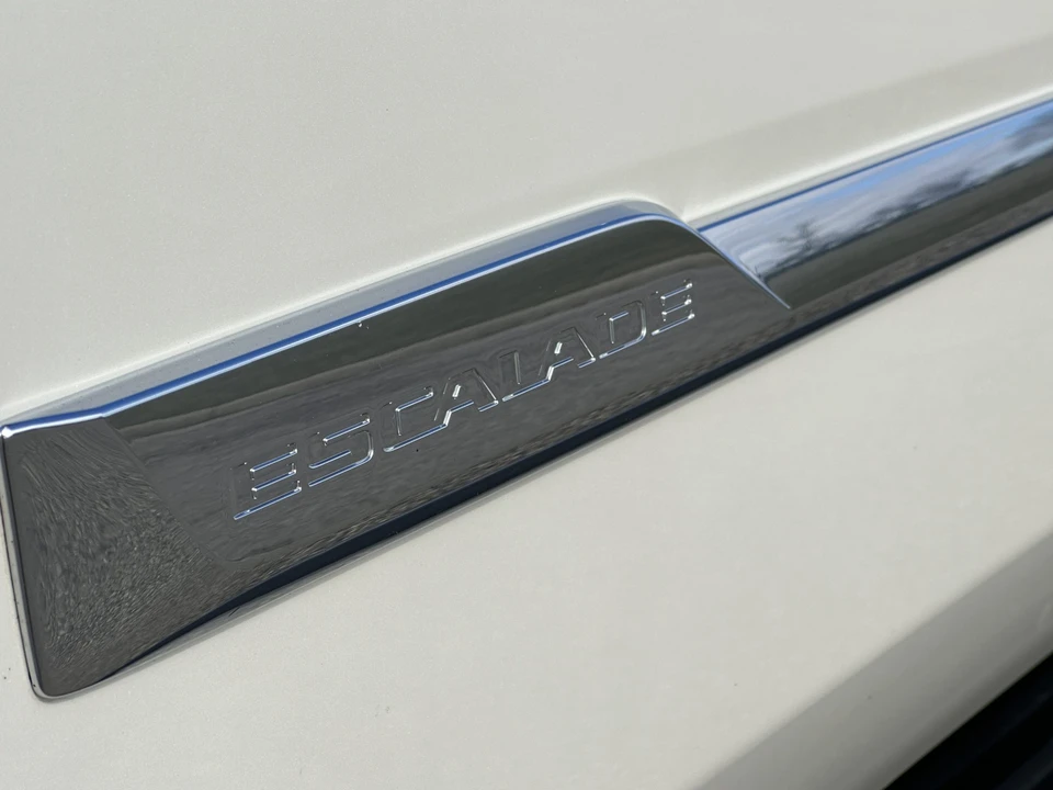 2015 Cadillac Escalade 4th Gen - Image 20 of 31