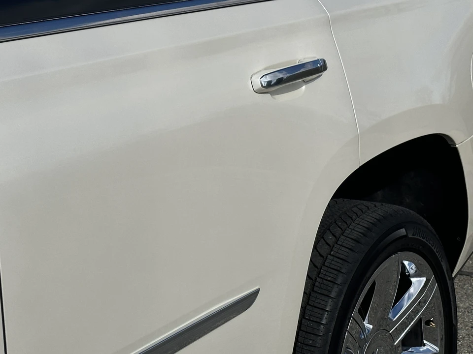 2015 Cadillac Escalade 4th Gen - Image 24 of 31