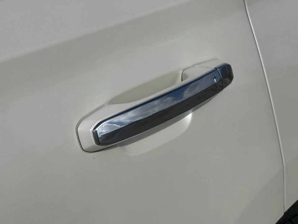 2015 Cadillac Escalade 4th Gen - Image 25 of 31