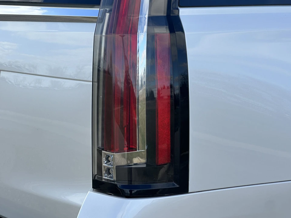 2015 Cadillac Escalade 4th Gen - Image 31 of 31