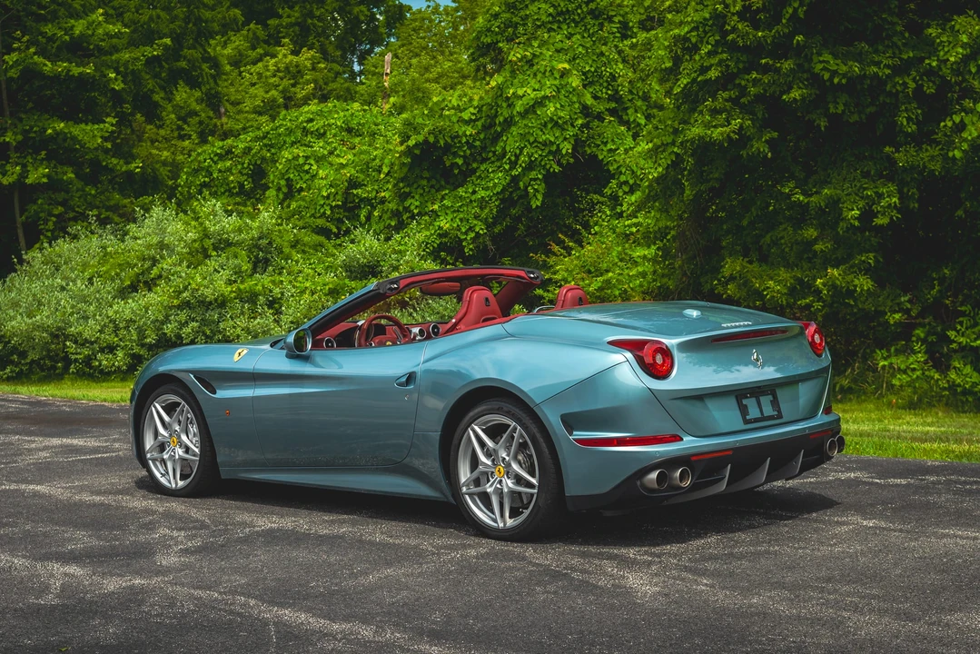 2015 Ferrari California T - Image 17 of 31
