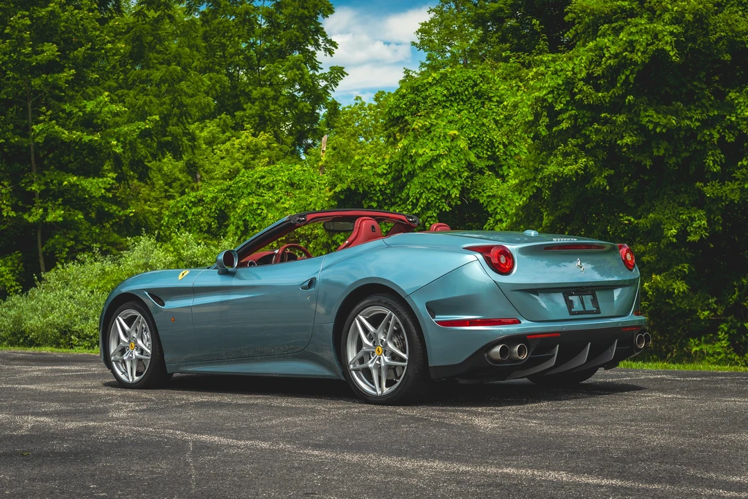 2015 Ferrari California T - Image 18 of 31