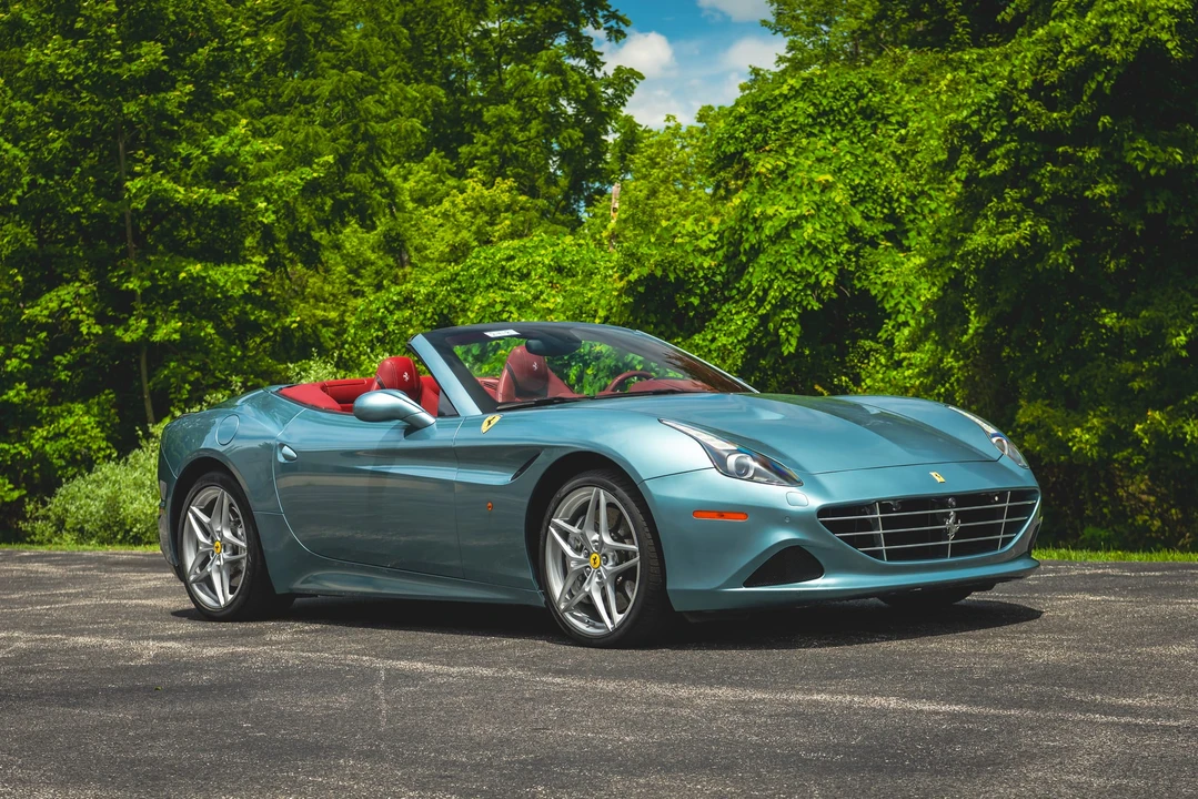 2015 Ferrari California T - Image 8 of 31