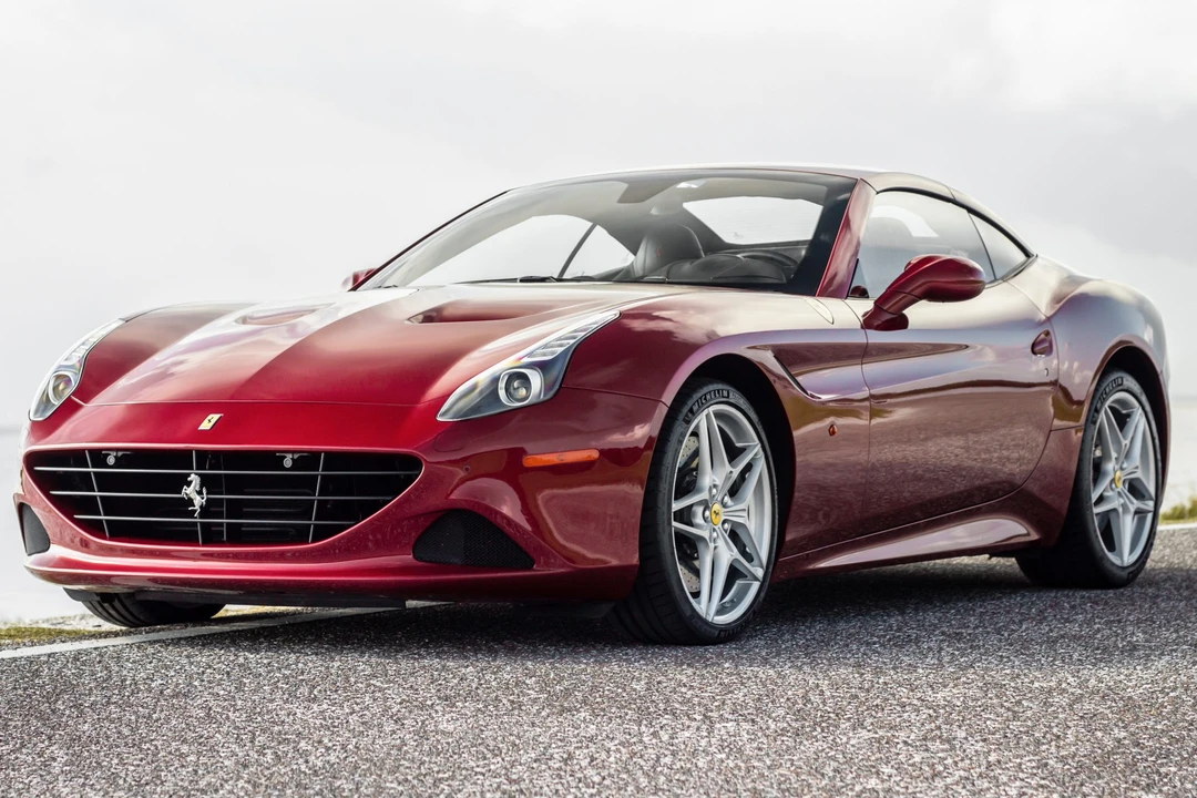 2015 Ferrari California T - Image 10 of 31