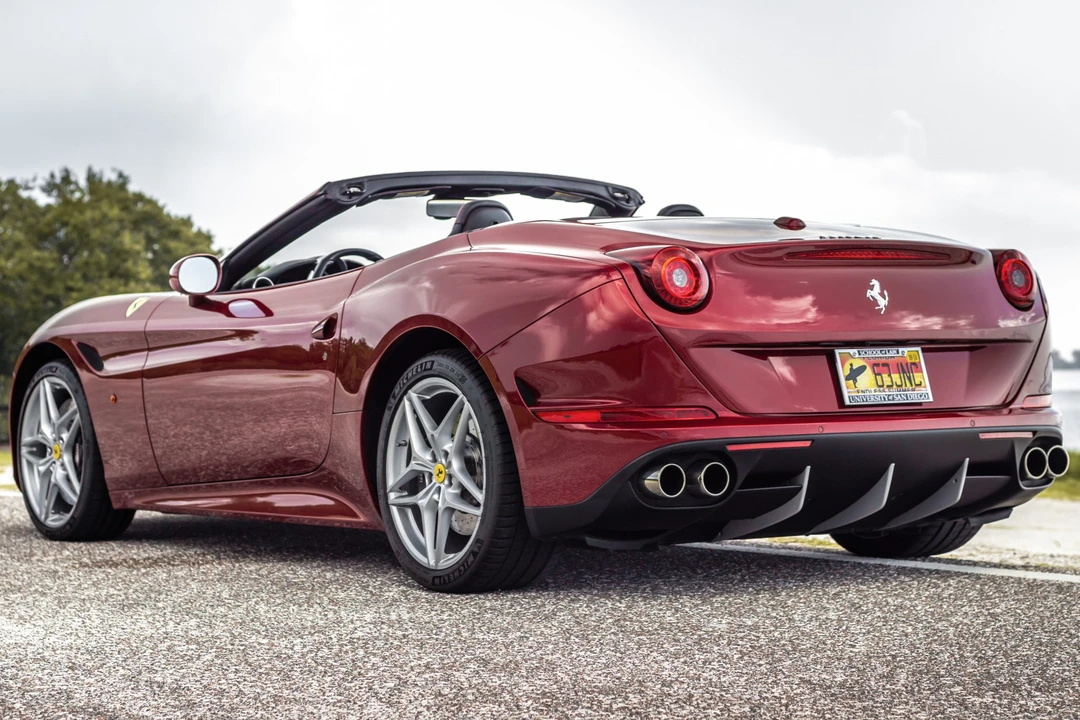 2015 Ferrari California T - Image 8 of 31