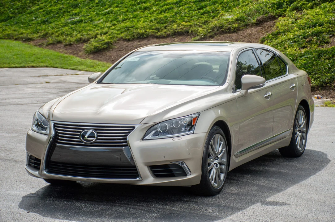 2015 Lexus LS 4th Gen - Image 2 of 31