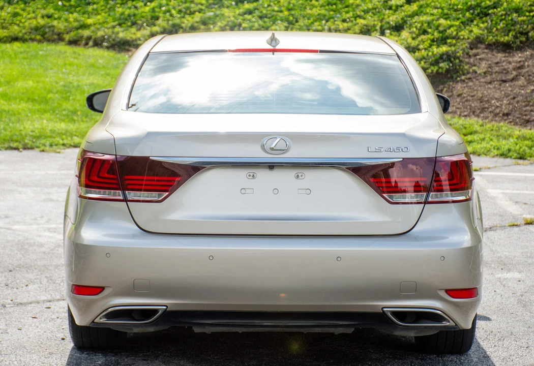 2015 Lexus LS 4th Gen - Image 20 of 31