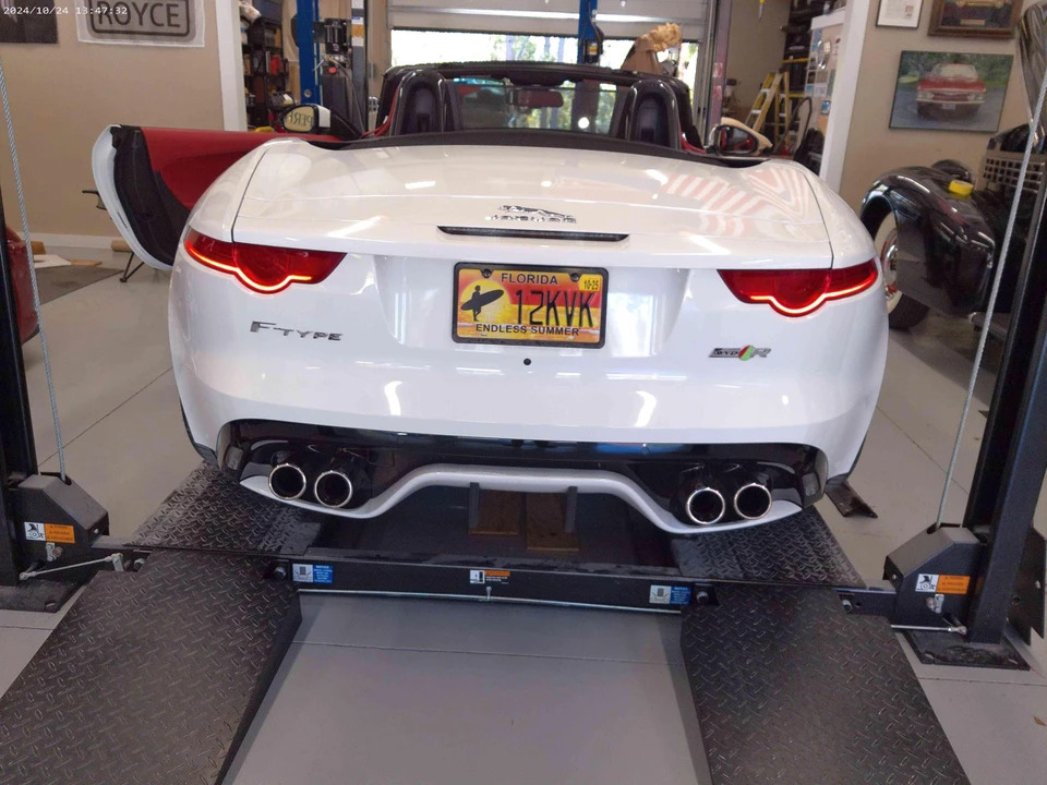2016 Jaguar F-Type R 1st Gen - Image 27 of 31