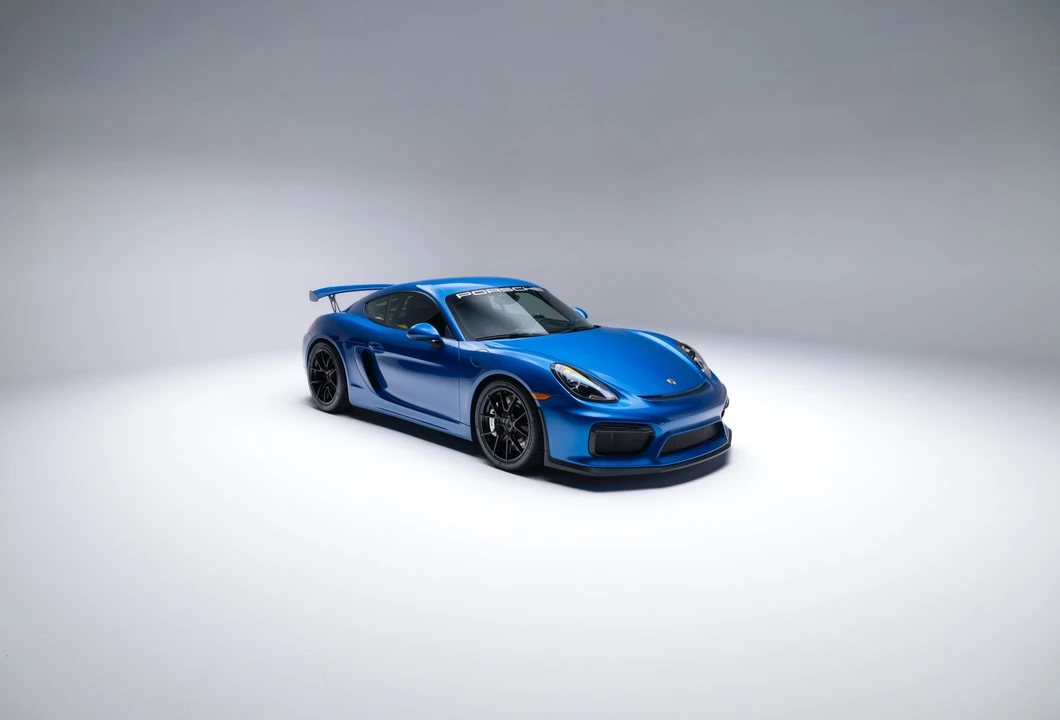 2016 Porsche 981 Cayman GT4 - Image 2 of 31