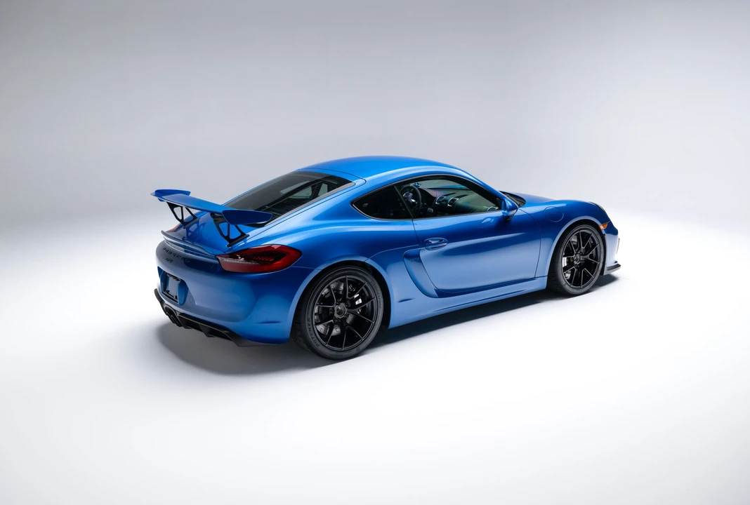 2016 Porsche 981 Cayman GT4 - Image 15 of 31