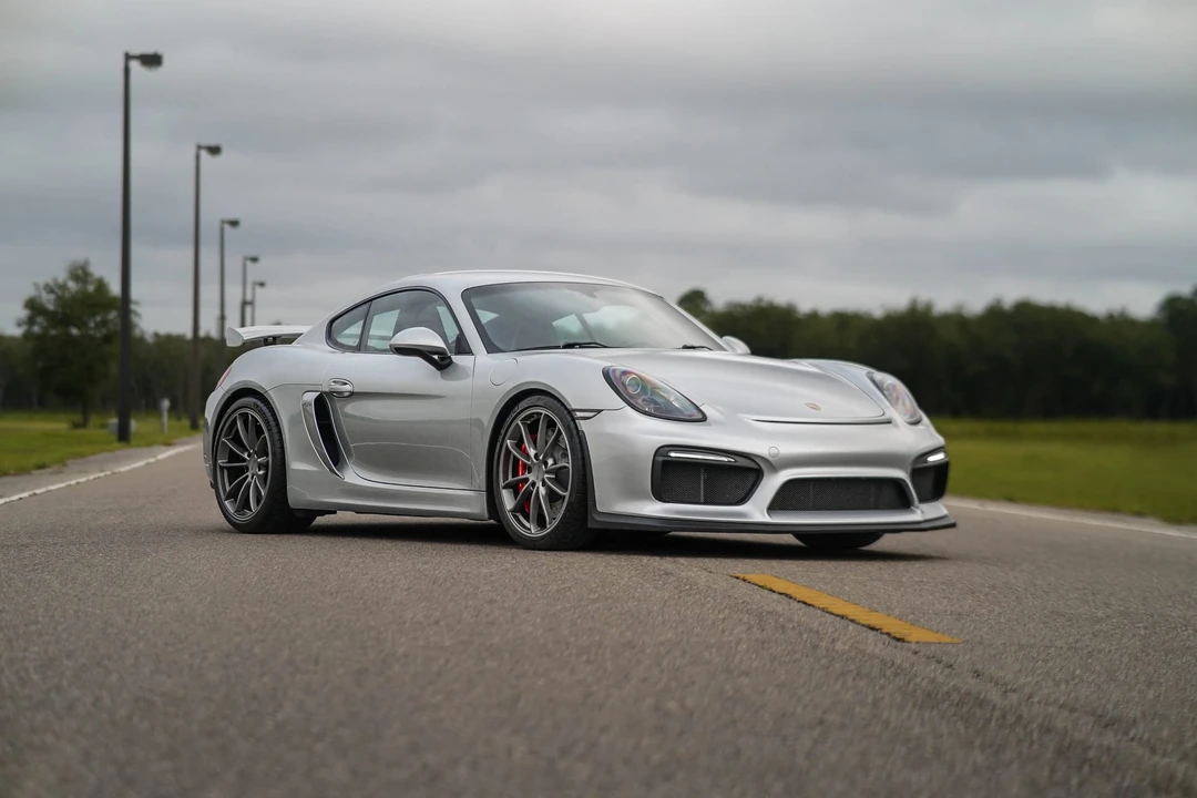 2016 Porsche 981 Cayman GT4 - Image 16 of 31
