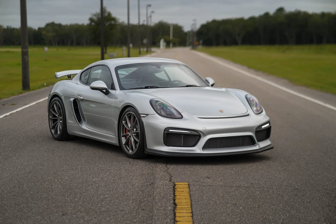 2016 Porsche 981 Cayman GT4 - Image 11 of 31