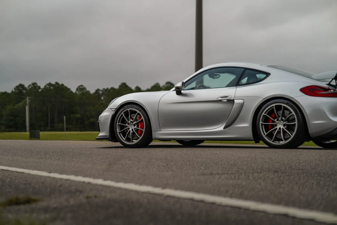 2016 Porsche 981 Cayman GT4 - Image 30 of 31