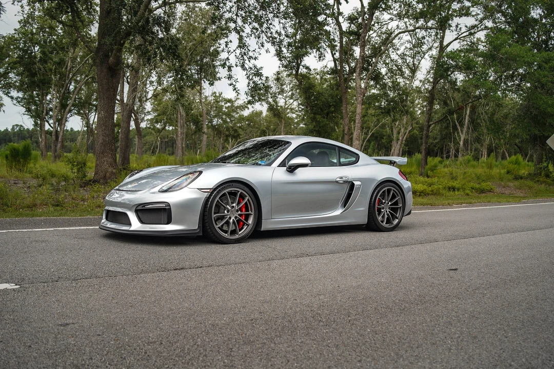 2016 Porsche 981 Cayman GT4 - Image 2 of 31