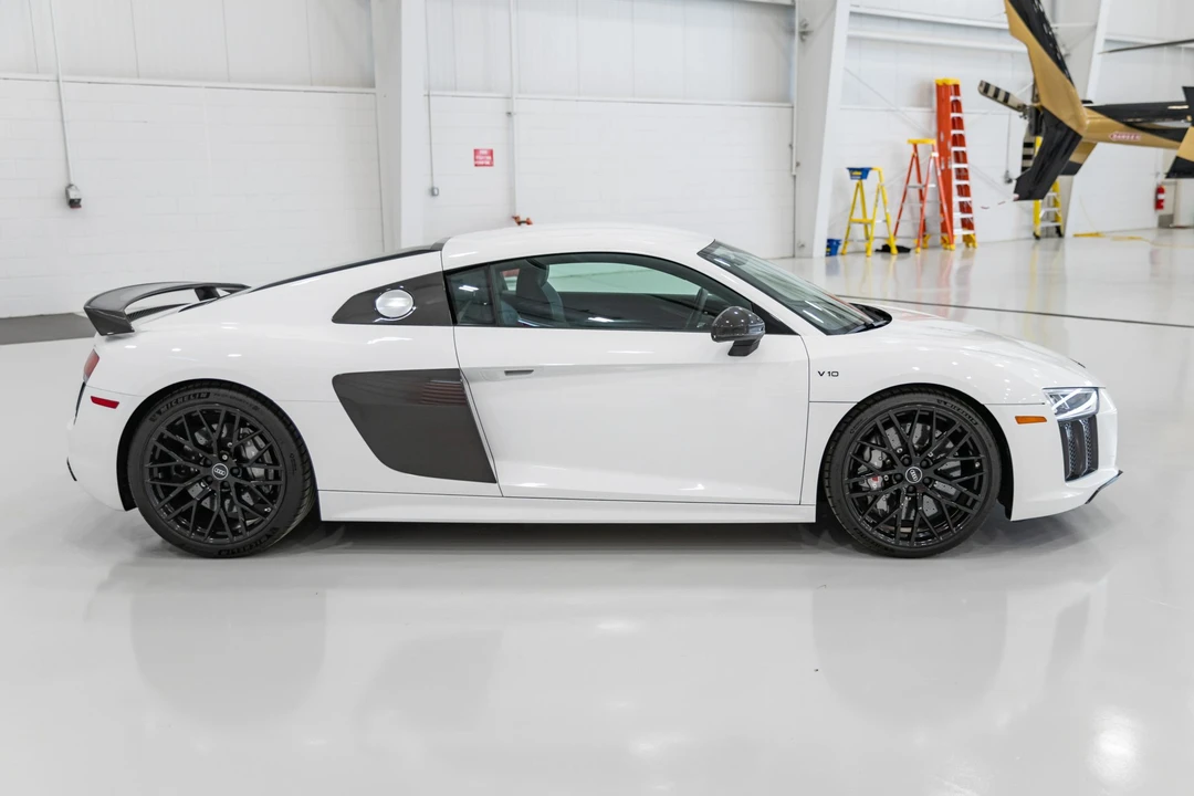 2017 Audi 4S R8 - Image 5 of 31