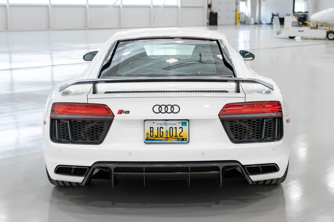2017 Audi 4S R8 - Image 7 of 31