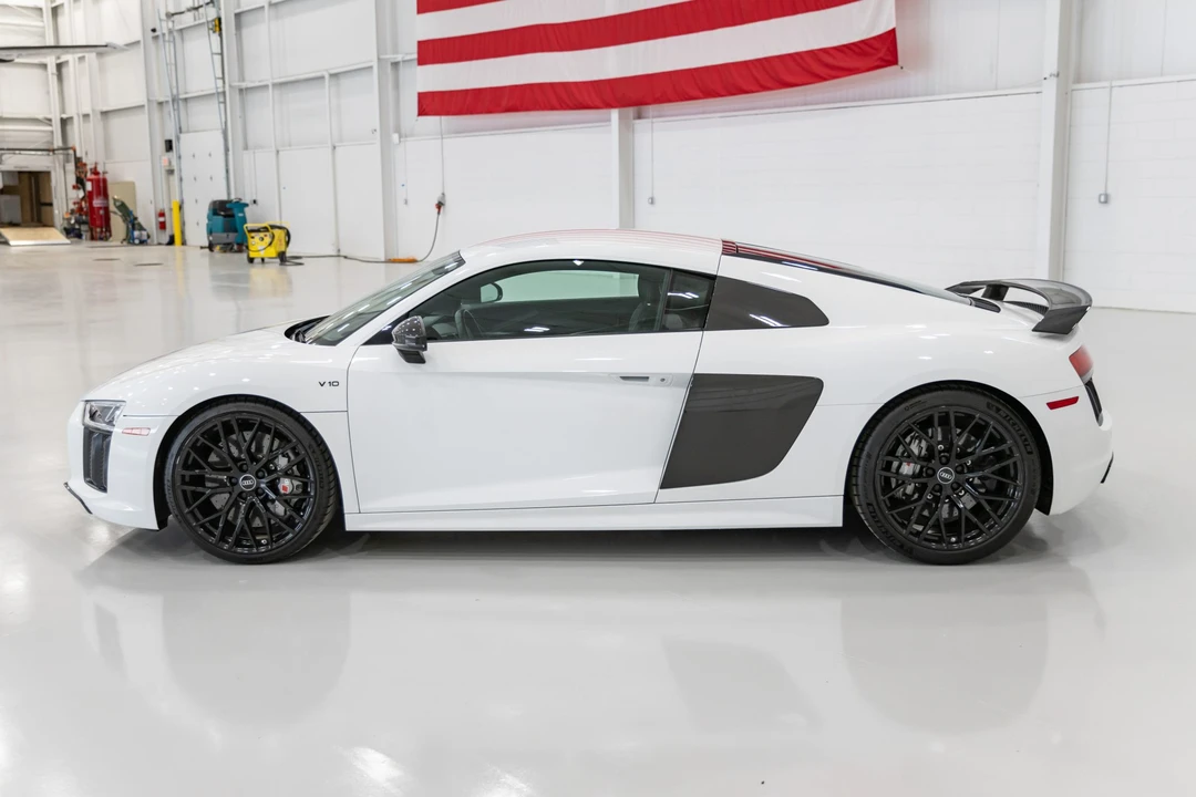 2017 Audi 4S R8 - Image 10 of 31