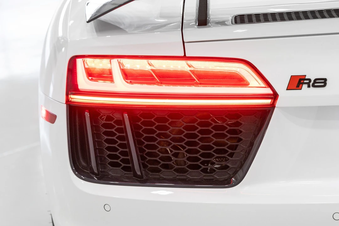 2017 Audi 4S R8 - Image 19 of 31