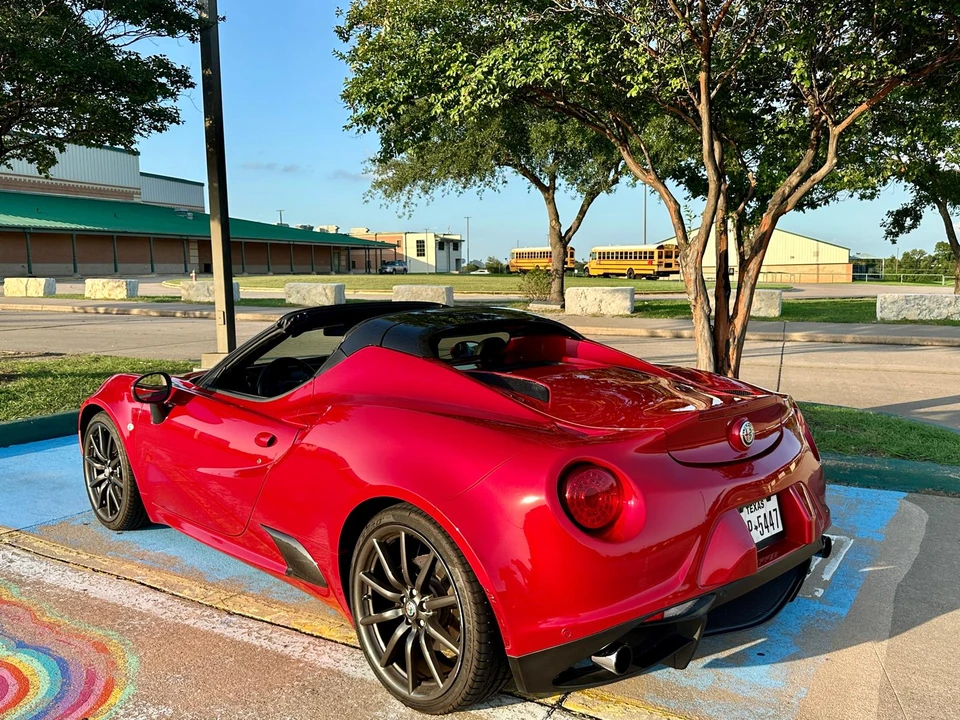 2018 Alfa Romeo 4C Spider - Image 17 of 31