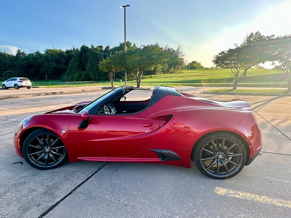 2018 Alfa Romeo 4C Spider - Image 20 of 31
