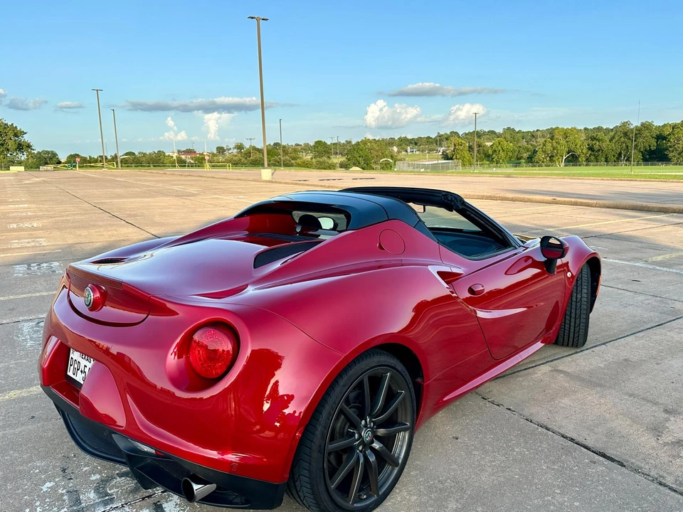 2018 Alfa Romeo 4C Spider - Image 10 of 31