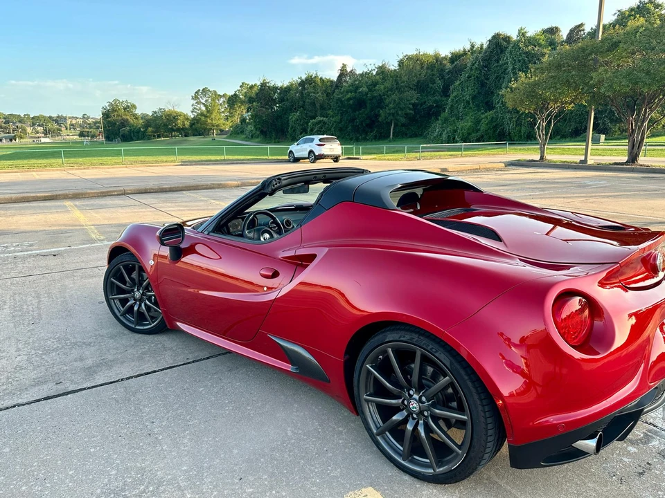 2018 Alfa Romeo 4C Spider - Image 28 of 31