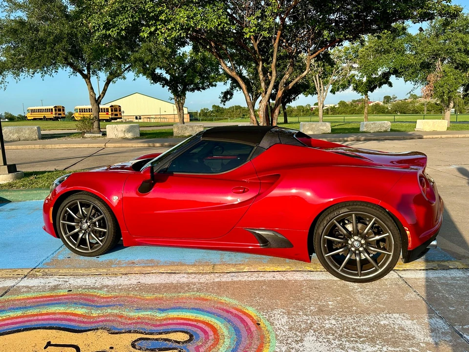 2018 Alfa Romeo 4C Spider - Image 19 of 31