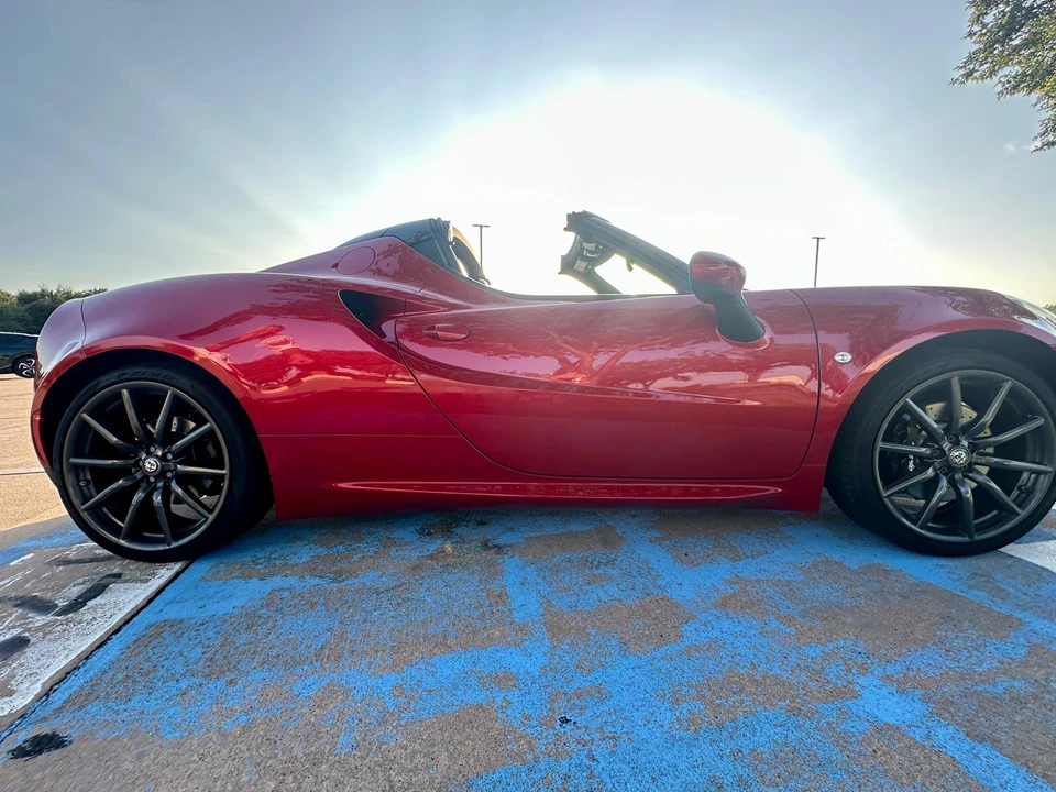2018 Alfa Romeo 4C Spider - Image 9 of 31