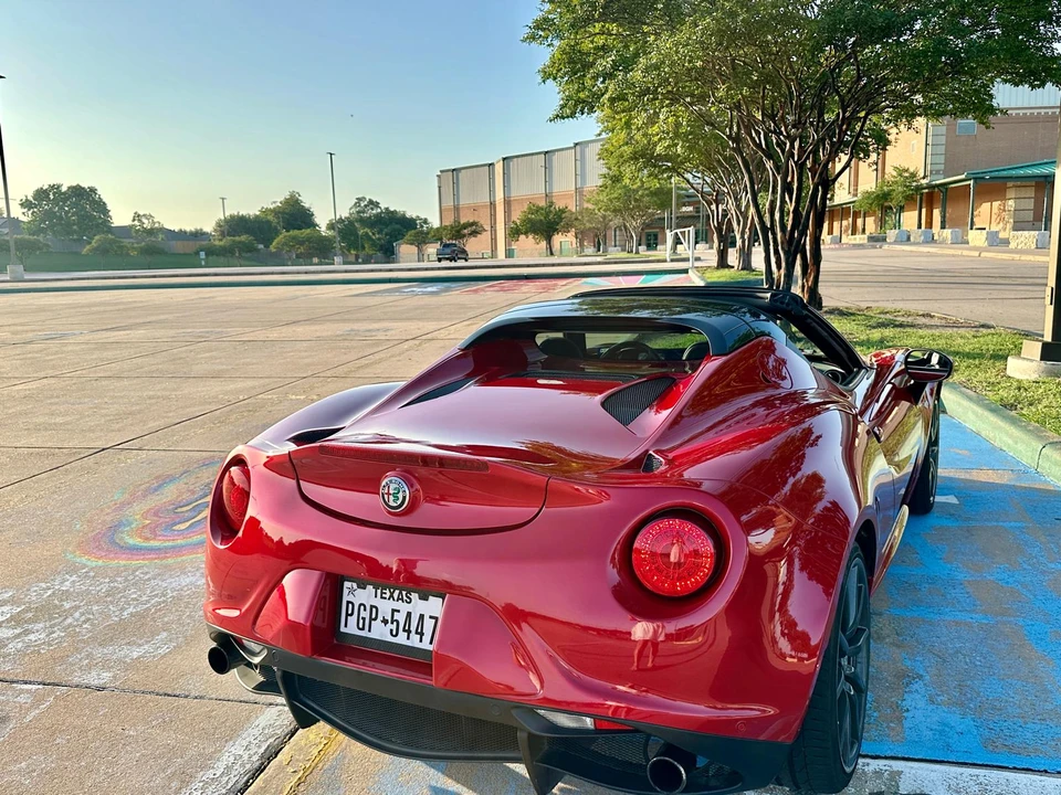 2018 Alfa Romeo 4C Spider - Image 11 of 31