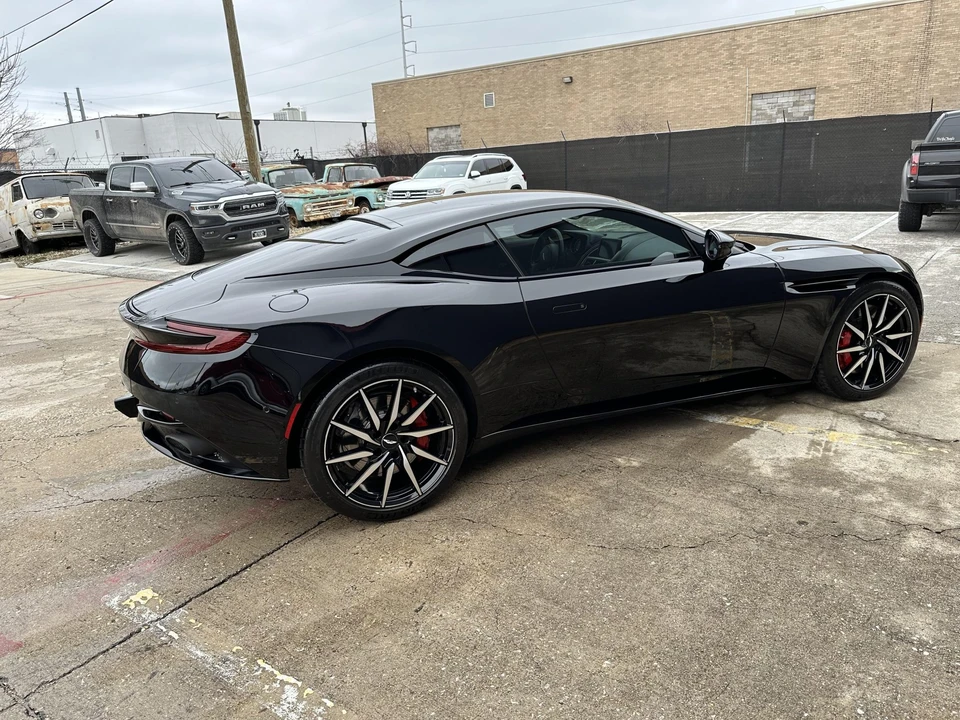 2018 Aston Martin DB11 - Image 17 of 31