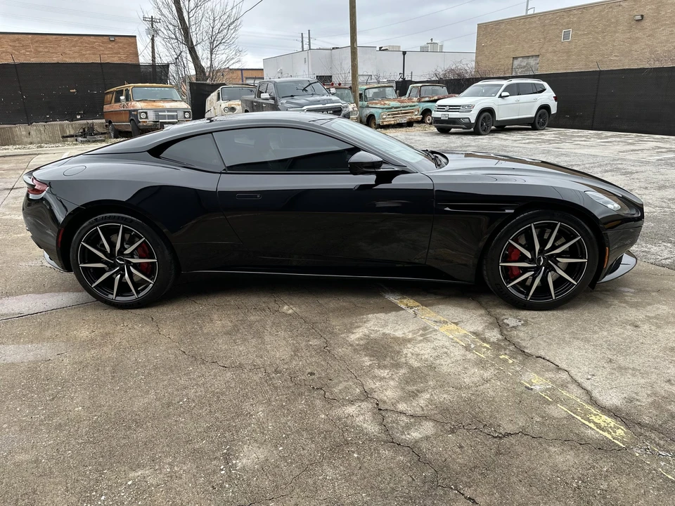 2018 Aston Martin DB11 - Image 16 of 31