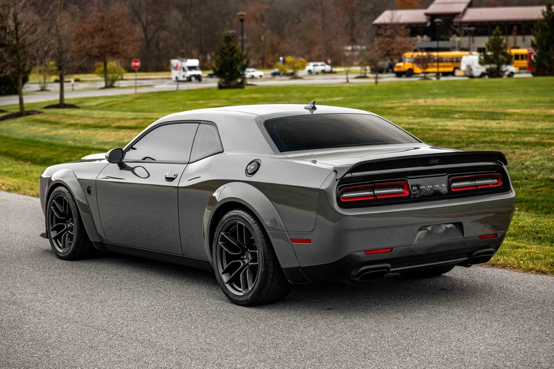 2019 Dodge Challenger SRT Hellcat 3rd Gen - Image 9 of 31