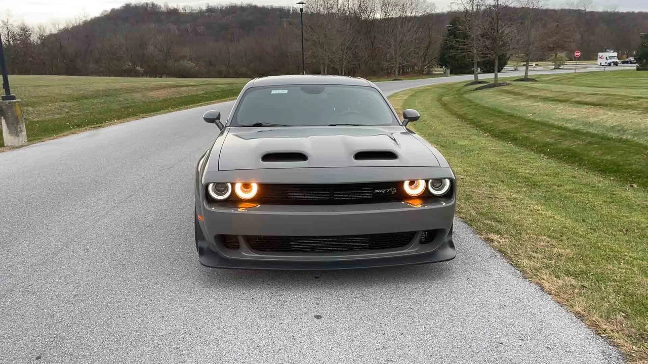 2019 Dodge Challenger SRT Hellcat 3rd Gen - Image 7 of 31