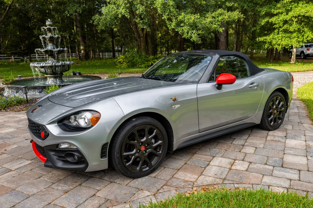 2020 Fiat 124 Spider - Image 9 of 31