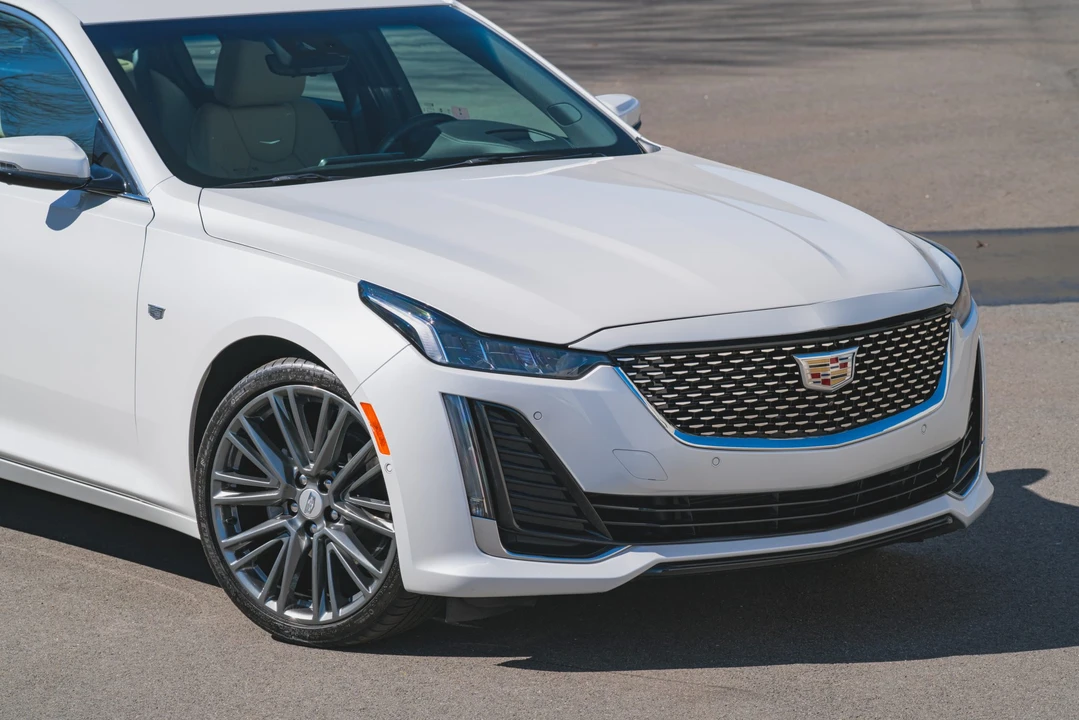 2024 Cadillac CT5 - Image 27 of 31
