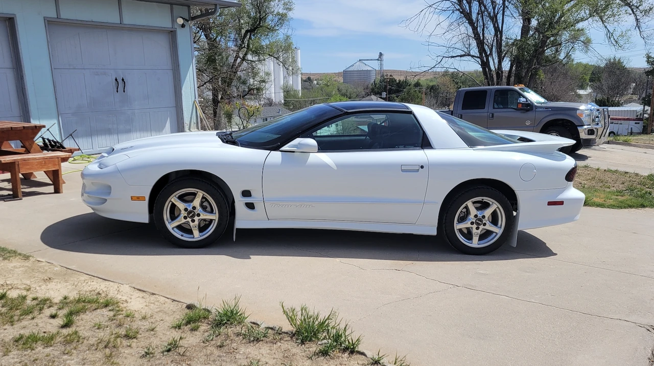 2000 Pontiac Firebird Trans Am 4th Gen - Image 2 of 31