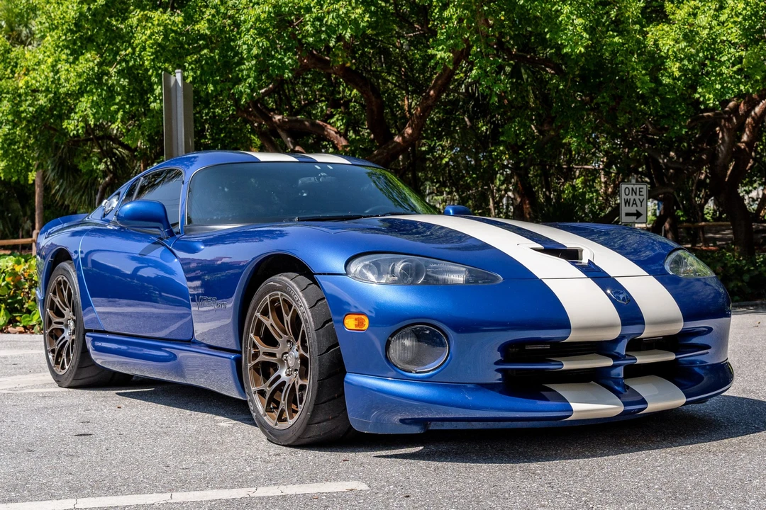 1997 Dodge Viper GTS 2nd Gen - Image 4 of 31